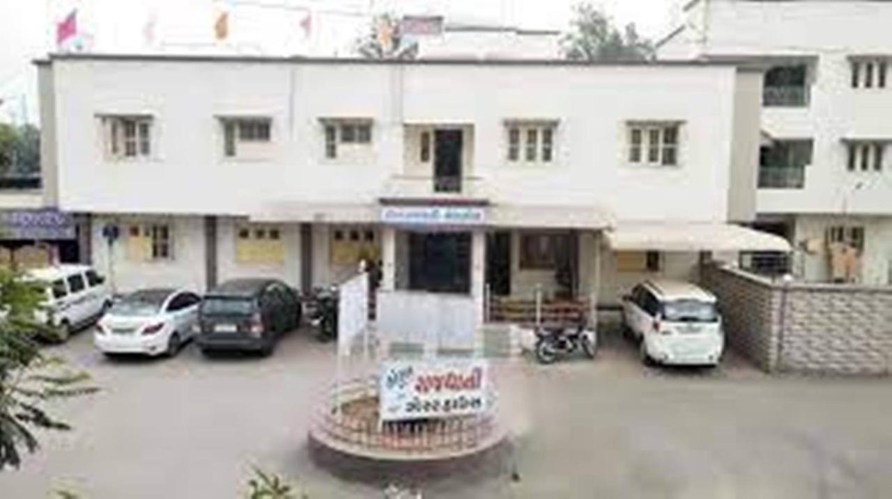 Hotel Rajdhani Hālol Exterior foto